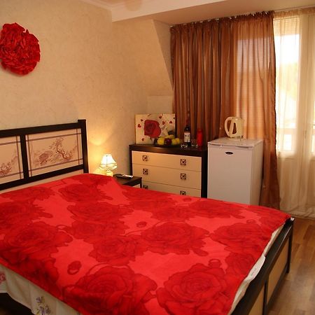 Guest House Milana Suchumi Zewnętrze zdjęcie